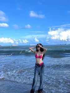 ชุดว่ายน้ำเซ็กซี่ ชุดว่ายน้ำสีชมพู สามจุด สำหรับผู้หญิง ชุดว่ายน้ำอบอุ่นในฤดูร้อน ชุดว่ายน้ำสำหรับไปเที่ยวชายหาด