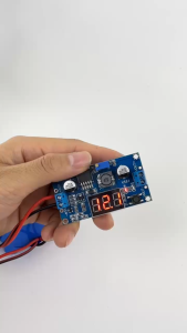 Mạch hạ áp LM2596 3A DC-DC loại có màn hình hiển thị điện áp cực kỳ tiện lợi
