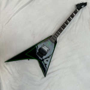ESP Flying V Electric Guitar 6 String Tremolo Vibrato Bridge Skulls Black Hardware Green Stripe Professional Guitar