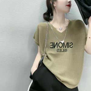 เสื้อไหมน้ำแข็งถักแขนสั้นคอวีพิมพ์ลายตัวอักษรสไตล์เกาหลีสำหรับผู้หญิงในช่วงฤดูร้อน เสื้อคลุมหลวมๆ ทรงสลิมฟิต ทรงหลวม แขนสั้น