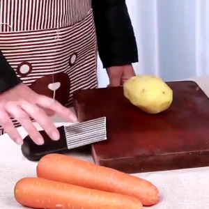Stainless Steel Potato Chip Slicer Dough Vegetable Fruit Crinkle Wavy Slicer Knife Potato Cutter Chopper French Fry Maker Tools