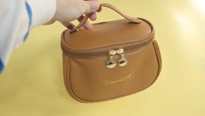 【ส่งจากกทม|พร้อมสต็อก】 ที่เก็บเครื่องสำอางหนัง กระเป๋าใส่อุปกรณ์อาบน้ำหญิง กระเป๋าเครื่องสำอางผู้หญิง ถุงเก็บเครื่องสำอางความจุขนาดใหญ่