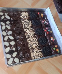 Fudgy Brownies Panggang Size 20x20 isi 25 Sekat