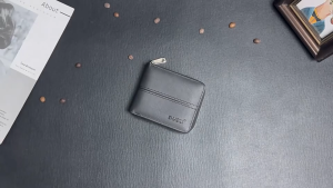 กระเป๋าสตางค์ผู้ชายซิปขนาดใหญ่ สไตล์ยุโรปและอเมริกา โดดเด่นด้วยดีไซน์ผสมผสานแฟชั่นข้ามพรมแดน