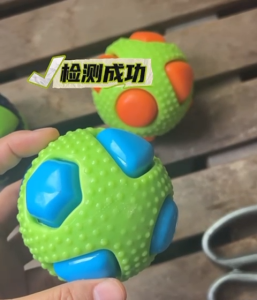(SG INSTOCK)Pet dog durable washable and floatable toy ball suitable for medium to large breed pet dog and puppy