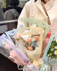 ซองใส่ดอกไม้ สีเหลือบออโรร่า ถุงห่อดอกไม้ ซองพลาสติกห่อดอกไม้ Best Wishes ขอบสีสันสวยสดใส