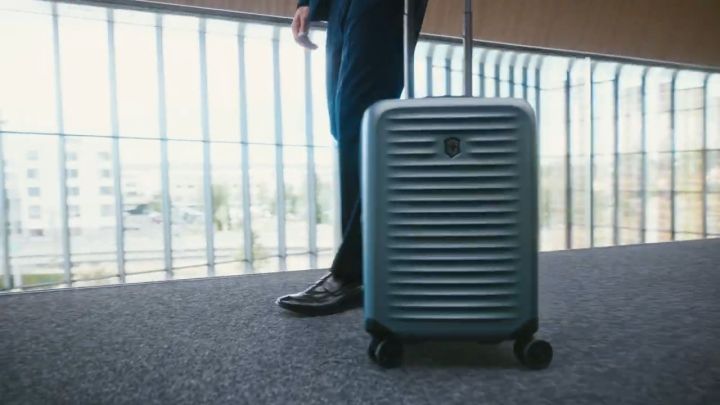 Victorinox กระเป๋าเดินทาง กระเป๋าเดินทางล้อลาก กระเป๋าเดินทางลาก 4 ล้อคู่ ล้อหมุน 360 องศา AIROX ADVANCED , Frequent Flyer Carry-On 21" , Medium 27" , Large 29" , Hardside ( 65313 , 6125 )