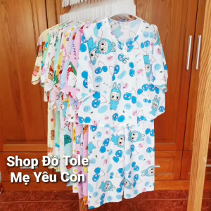 Bộ dài tay bé gái Size 3 (9-11kg) Tole/lanh 2 da loại 1 mát rượi. Có nút cài phía trước cổ áo.