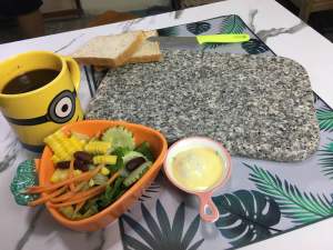 เขียงหินแท้  ขนาด 20x40 cm. ทำจากหินแกรนิตลายสวยสวย ส่งตรงจากจังหวัดตาก