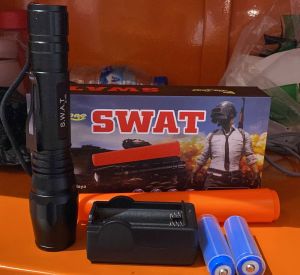 SENTER SWATT POLICE JINLONG N-2/T6 CAHAYA TERANG JARAK JAUH BISA DI ZOOM