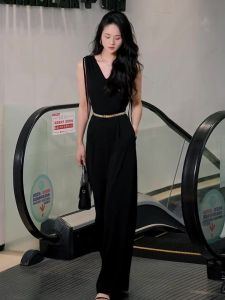 Fashionable Black One-Piece Suit Set Powerful Presence Elegant Lady Small Size Summer Outfit Korean Style Commute V-Neck Polyester Fiber