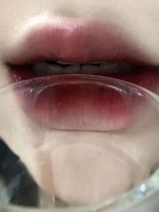 Nonstick Cup Mirror ~ Yellow Skin White Dark Fog Berry Mirror Lip Lacquer Moisturizing and Nourishing Non-Fading Pure Lipstick