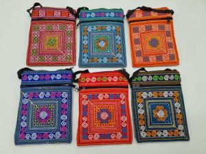 Túi đeo chéo vải thêu xinh xắn khổ đáy 11cm và 14cm TC0314 (ảnh thật)