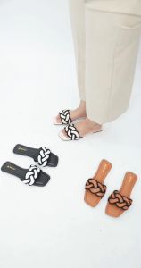 Pennay Aura Sandal Wanita Flat / Teplek