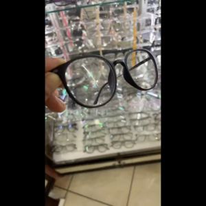 Kacamata Minus Photochromic -0.25 s/d -8.00: Pilihan Tepat untuk Pria & Wanita