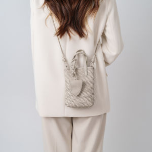 Fashionable Mini Woven Handbag Womens Crossbody Bag Stylish Mobile Phone Shoulder Bag Trendy Bucket Shape Pure Color Bag