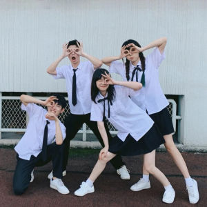 ชุดนักเรียนมัธยมปลาย ชุดนักเรียนประถมศึกษา ชุดการแสดงอ่านบท ชุดฤดูร้อนสำหรับนักเรียนมัธยมต้นและมัธยมปลาย