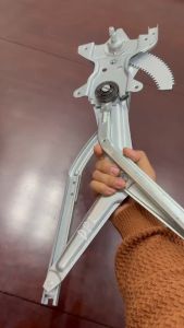 Giá quay kính đông phong 7 tấn cơ lắp cho xe ô tô DF7T