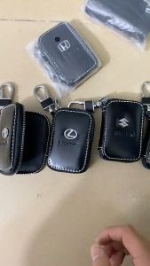 Toyota Logo Leather Car Key Holder Wallet Bag Remote Fob Shell Case Cover Smooth Pouch Keychain For Toyota Veloz Innova Zenix Fortuner Avanza Yaris Corolla Cross Altis Rush Camry CHR Vios Alphard Sienta Harrier