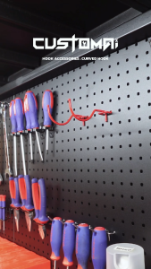 เครื่องมือ ฮูกเหล็ก ตะขอโค้ง ร่วมกับ pegboard ติดตั้งง่ายแข็งแรง สำหรับสินค้า พร้อมส่ง (2 ชิ้น)