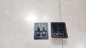 Trạm Kẹp Loa Cầu Đấu Dây Loa kt 122x98 mm. nhiều cổng kết nốichất liệu nhựa chất lượng cao.