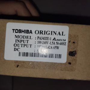 J70 PENGISI DAYA BATERAI Original Toshiba Adaptor Laptop Cas Casan Charger Multi Power Adapter Travel