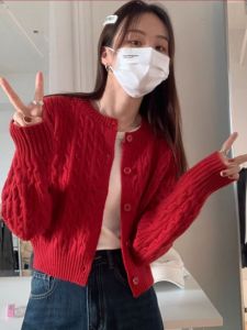 Retro Short เสื้อสเวตเตอร์ถัก เสื้อโค้ท ผู้หญิง ฤดูใบไม้ผลิ ฤดูใบไม้ร่วง สีแดง ถัก เปิด คาร์ดิเกน เสื้อท่อนบน Nian Atmosphere Small Size Twist เสื้อผ้าถัก