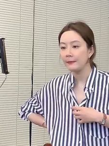 🔥Fran🔥 blouses women new style 2025 Korean Striped Shirt Female Niche Foreign Style Shirt Design Sense Trendy Student Top