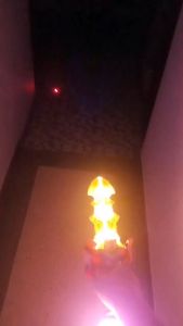 Sword laser Ultraman dilengkapi dengan lampu suluh laser merah dan suara Ultraman (termasuk 3 bateri AA) | Ultraman laser sword comes with flashlights red lasers and Ultraman voice (Include 3 battery double A)