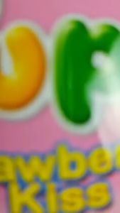 Permen Yupi Strawberry Kiss Toples Net 300 Gram Exp masih lama Permen Viral Lebaran Yupi Jar
