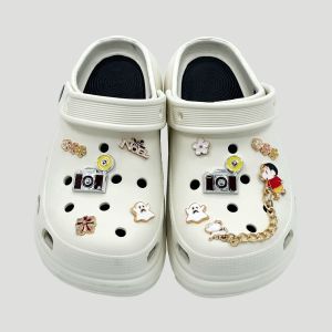 10pcs CROCS jibbitz quyến rũ bút chì màu Shin chan trang trí giày có thể tháo rời dây chuyền Giày cho CROCS