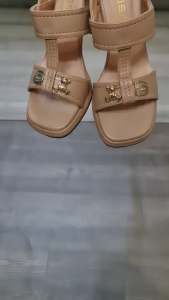 [ẢNH THẬT-FREESHIP] Sandal nữ quai chữ T gót trụ ROSATA RO656 cao 8p - Be Kem - HÀNG VIỆT NAM - BKSTORE