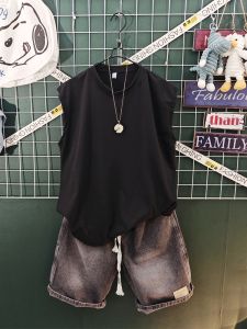 เสื้อกั๊กยีนส์ทรงหลวมสำหรับผู้ชาย ฤดูร้อน 2024 ทรงบาง แขนกุด 2 ชิ้น ใส่กลางแจ้ง เสื้อกั๊กผ้าฝ้ายระบายอากาศได้ดี