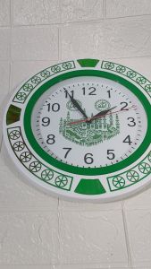 Jam Dinding: Pilihan Desain Unik untuk Ruang Tamu & Rumah