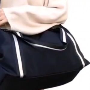 TAS SELEMPANG WANITA IMPORT BISA MUAT LAPTOP 14 INCH