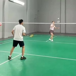 ไม้ตีแบด สุ่มสี ไม้แบด ไม้แบดมินตัน ลูกขนไก่แพ็ค2ลูก แบดมินตัน ลูกแบดมินตัน ขนาดมาตรฐาน สำหรับฝึกซ้อม  แพ็คคู่ คุณภาพดี 100% (Badminton racket)