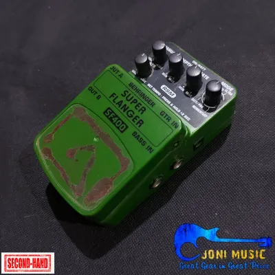Efek Gitar Behringer Super Fuzz SF300