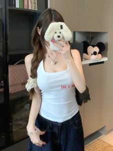 GUZILIAN | เสื้อกั๊กสายเดี่ยวคอวีลOWเอวสไตล์อเมริกันสำหรับผู้หญิงในฤดูร้อน เสื้อตัวสั้นทรงเข้ารูป ลายตัวอักษร ทรงเข้ารูป ทรงเข้ารูป