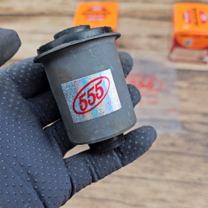 BUSING BUSHING BOSH SAYAP ATAS INNOVA