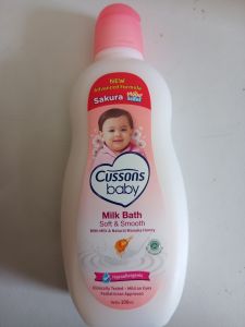 Cussons Baby Milk Bath Soft & Smooth with milk and natural manuka honey