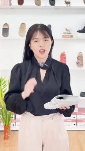 dép sức khỏe Revitalign Fusion Grey- giải pháp hiệu quả dành cho người đau gót chân dễ tái phát