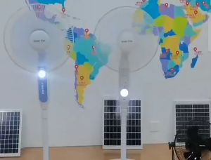 Quạt năng lượng mặt trờiquạt tích điện mẫu mới 2023Đèn Led Dây Dài 3MSạc Điện ThoạiCủ sạc 220V