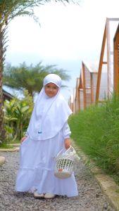 Zahra Olshopp - MEDINA Set - Gamis Putih Polos Anak Perempuan Manasik Haji Set Hijab Syari Bahan Sahara Crepe Usia 3 tahun - 12 tahun bisa COD