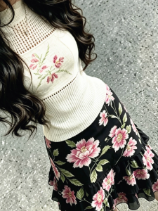 YUEZHONGWEI | French Style Lace Hollow-out Ice Silk Knitted Vest Slim Fit
