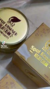 TERLARIS !! Spot Essence Day & Night Cream / Krim Flek Hitam / Bekas Jerawat / Krim Pencerah Wajah - 100% Bebas Merkuri & Hydroquinon - Aman untuk Ibu Hamil & Menyusui - Memudarkan Flek Hitam & Mencerahkan Wajah - Nutrisi Kulit Wajah - SPF 30++ - Dengan Glicolyc Acid dan Glutation (EXPORT)