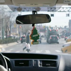 Cây Thông Thơm Little Trees Khử Mùi Treo Tủ Quần Áo Phòng Ngủ Hộc Bàn Xe Hơi (Hàng Chính Hãng USA)