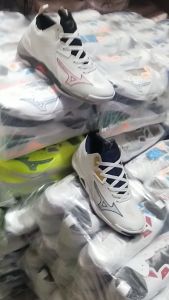 Sepatu Mizuno Wave Momentum 3 Mid: Model Baru & Nyaman untuk Volly Pria