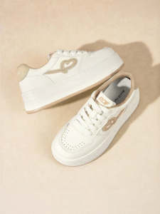 Reddragonfly | Soft Comfortable Elevated Casual Sneaker