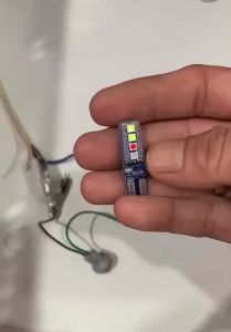 Lampu LED T10 4 WARNA RUNNING 8LED RGB 12Volt 24 Volt senja sen flash jelly kedip