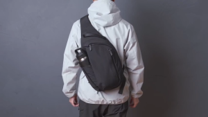 ALPAKA Metro Crossbody Left Shoulder - 7.5L and Zip Pouch Crossbody Bag Men Sling Backpack RFID-Blocking
